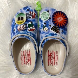 LEVI'S® X CROCS™ CLASSIC CLOGS 8 M / 10 W